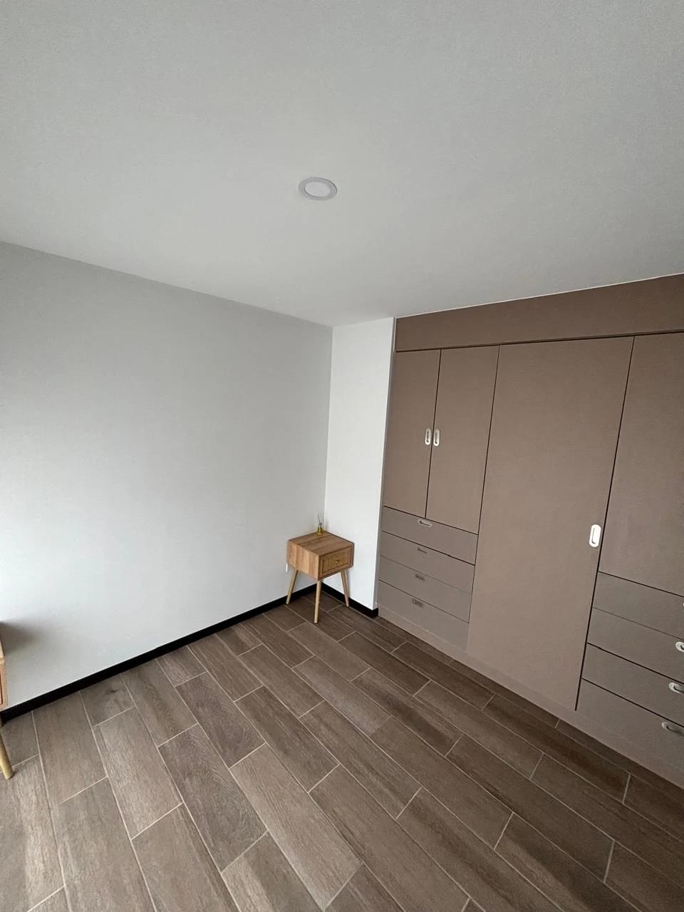 Apartamento en Alquiler, BIKO zon a 1035 Metros² 1 Parqueo 1 Dormito — foto 6 de 11