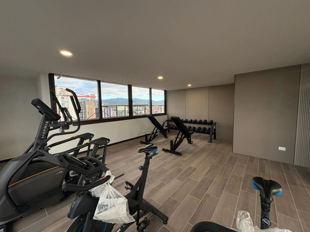 Apartamento en Alquiler, BIKO zon a 1035 Metros² 1 Parqueo 1 Dormito — foto 11 de 11