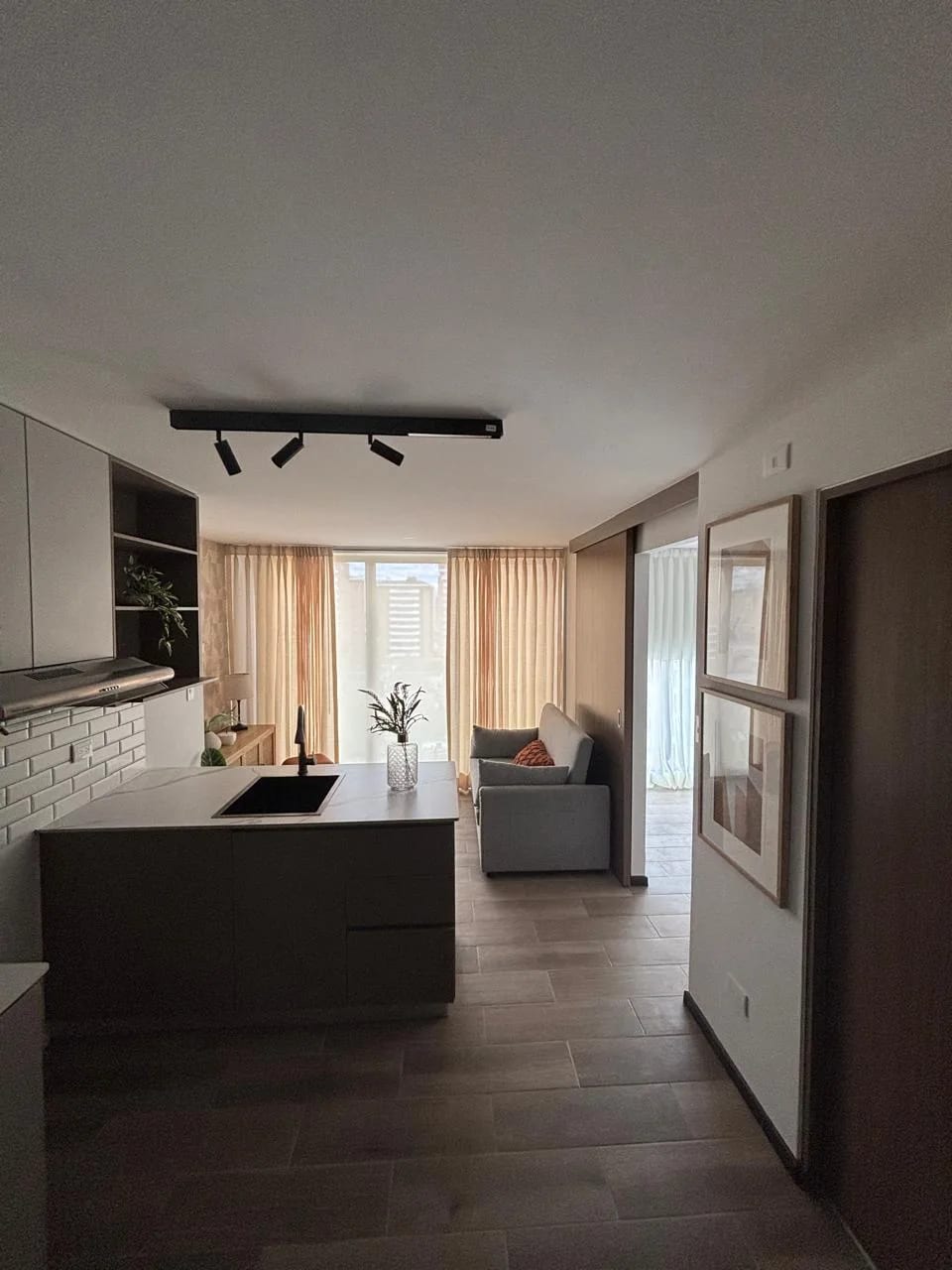 Apartamento en Renta, BIKO Zona 10 — foto 3 de 12